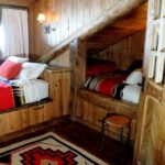 20 Space Saving Log Cabin Bedrooms Ideas